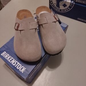 BNIB BIRKENSTOCK BOSTON CLOGS